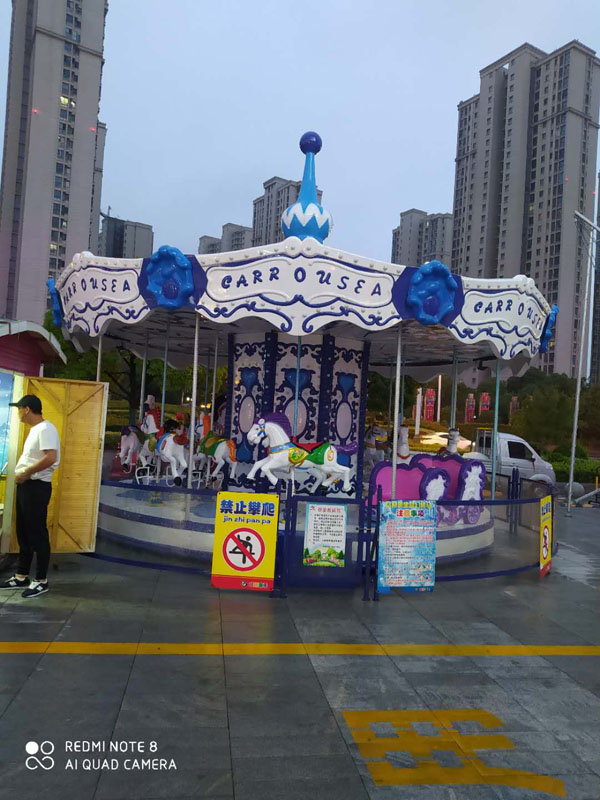 主題樂(lè)園豪華轉(zhuǎn)馬