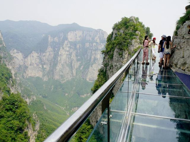 玻璃吊橋
